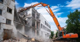 Промышленный демонтаж зданий Барабинск, цена от 2906 руб.