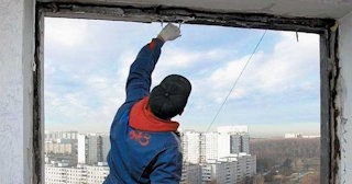 Демонтаж остекления балкона в Барабинске - цена от 561 руб. - Сварной-Ббн